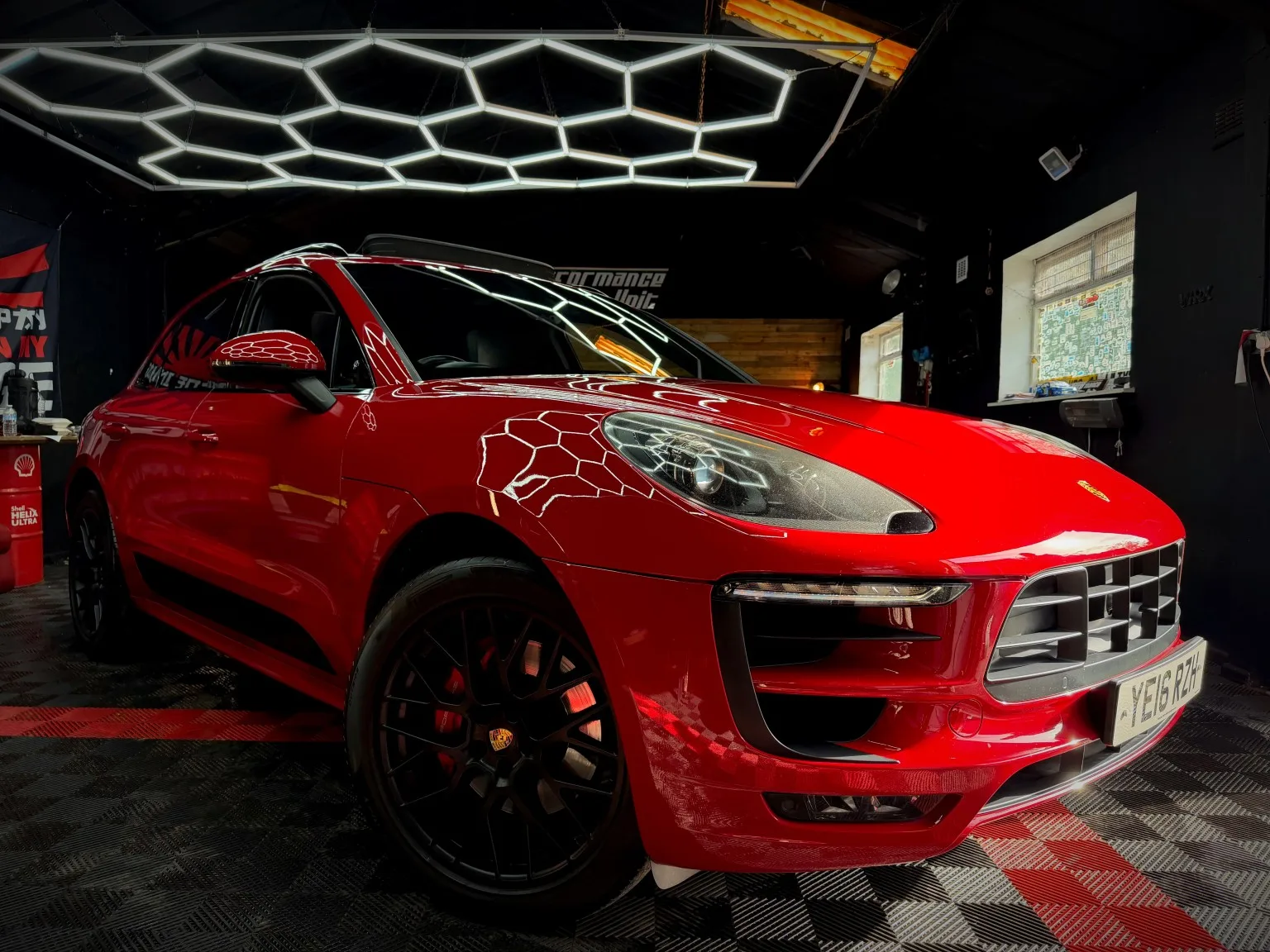 2016 Porsche Macan 3.0 T V6 GTS - FULL RESPRAY BY PORSCHE