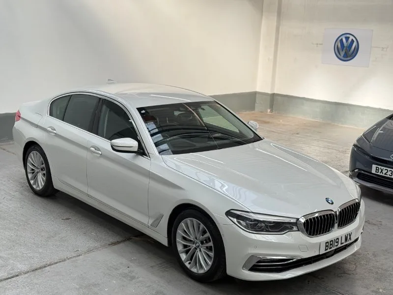 2019 BMW 5 Series 2.0 530i luxury line GPF SE Saloon 4dr Petrol Auto Euro 6 (s/s) (252 ps)