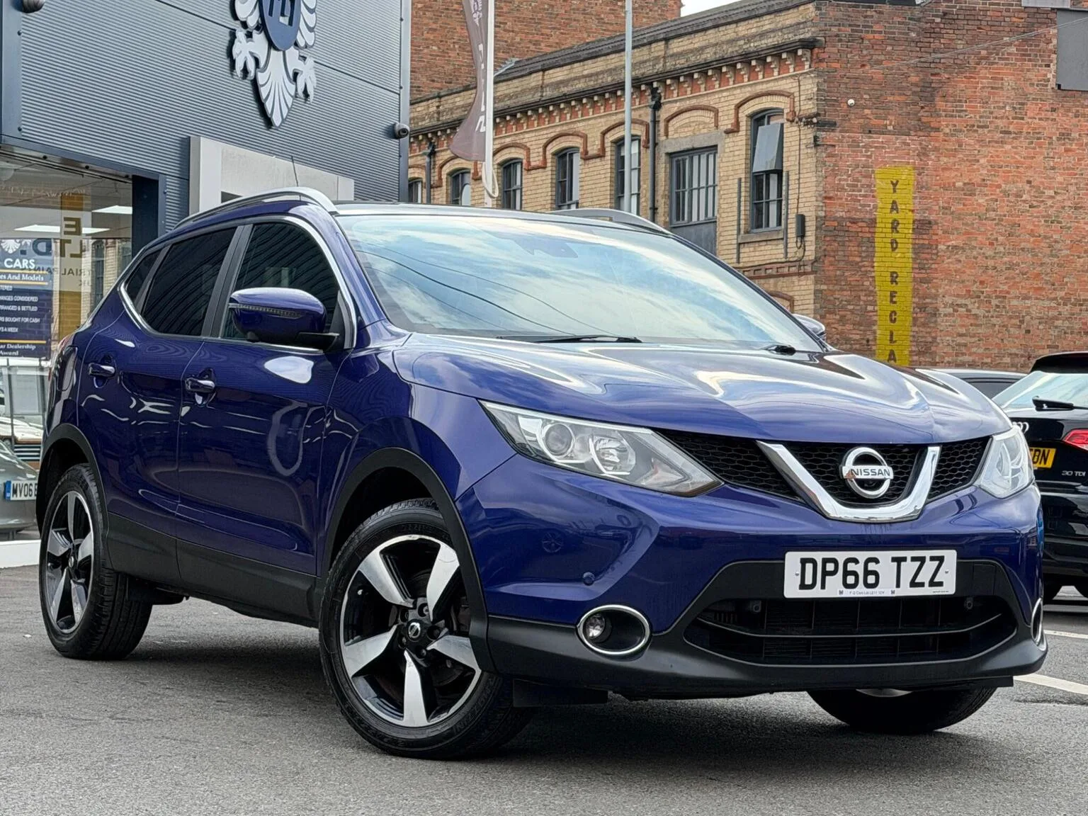 2017 Nissan Qashqai 1.2 DIG-T N-Vision 2WD Euro 6 (s/s) 5dr