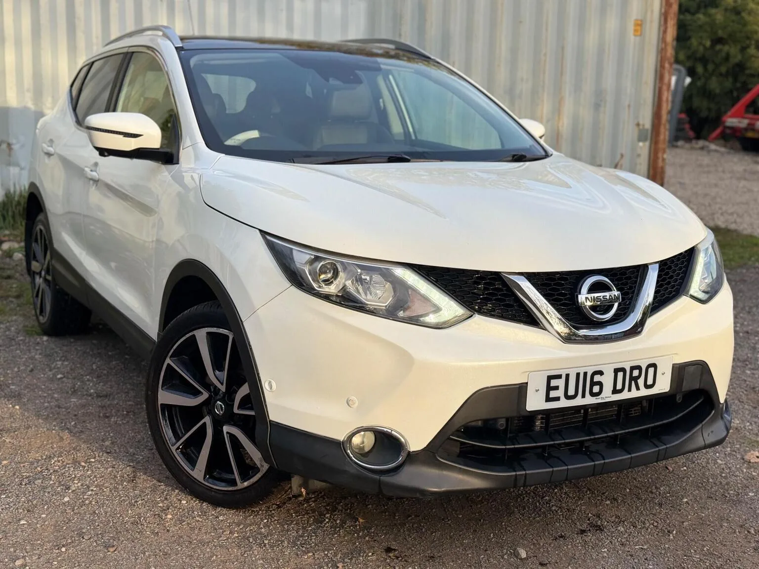 2016 Nissan Qashqai 1.2 DIG-T Tekna XTRON 2WD Euro 6 (s/s) 5dr