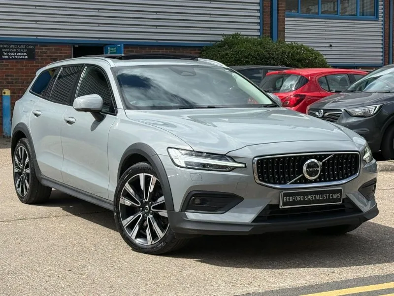 2023 Volvo V60 Cross Country 2.0 B5 MHEV Ultimate Estate 5dr Petrol Hybrid Auto AWD Euro 6 (s/s) (250 ps)