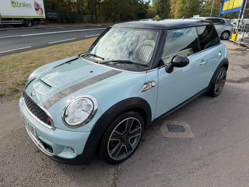2013 MINI Hatch 2.0 Cooper SD Euro 5 (s/s) 3dr