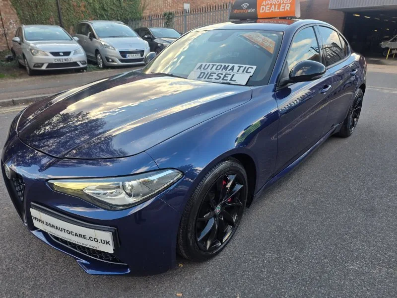 2016 Alfa Romeo Giulia 2.2 TD Super Saloon 4dr Diesel Auto Euro 6 (s/s) (180 ps) black edition