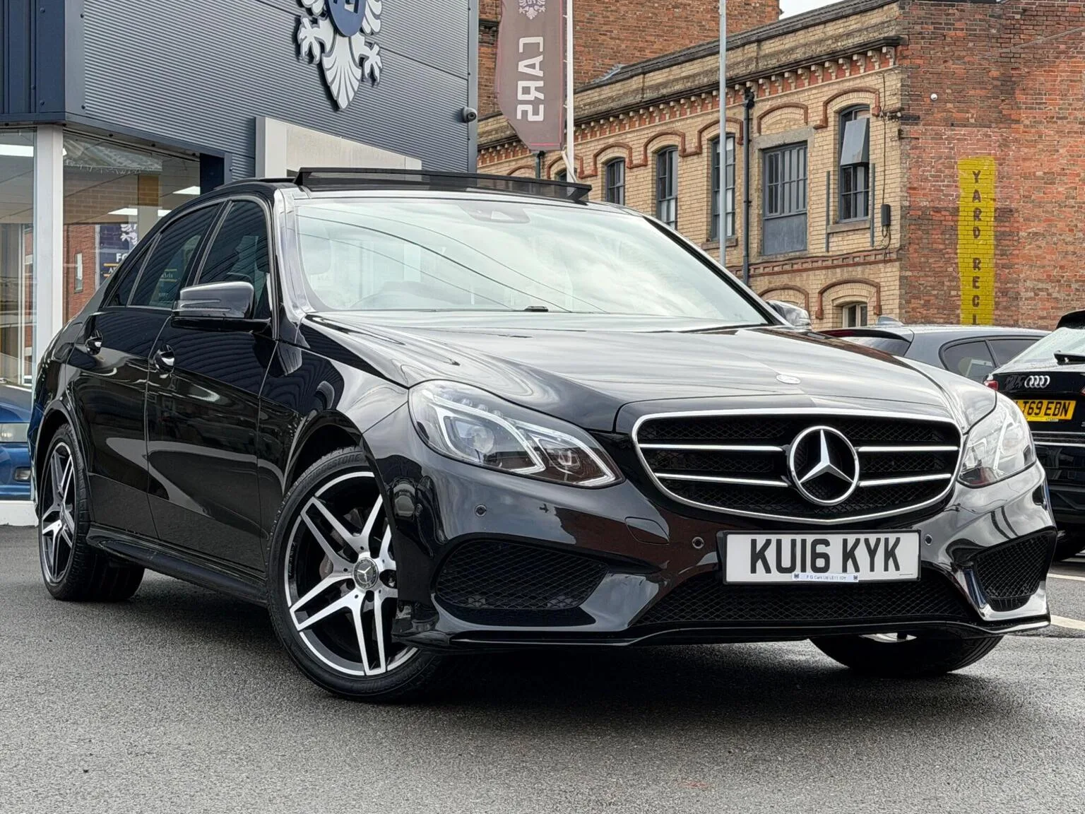 2016 Mercedes-Benz E Class 3.0 E350 V6 BlueTEC AMG Night Edition (Premium) G-Tronic+ Euro 6 (s/s) 4dr