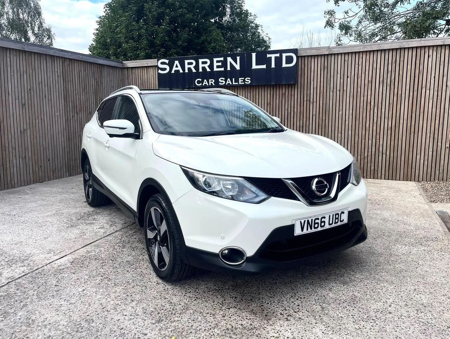 2016 Nissan Qashqai 1.5 dCi N-Connecta 2WD Euro 6 (s/s) 5dr