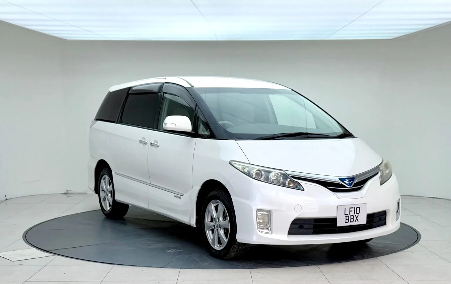 2010 Toyota Estima X 2.4 hybrid 8 seater luxury family car 5dr