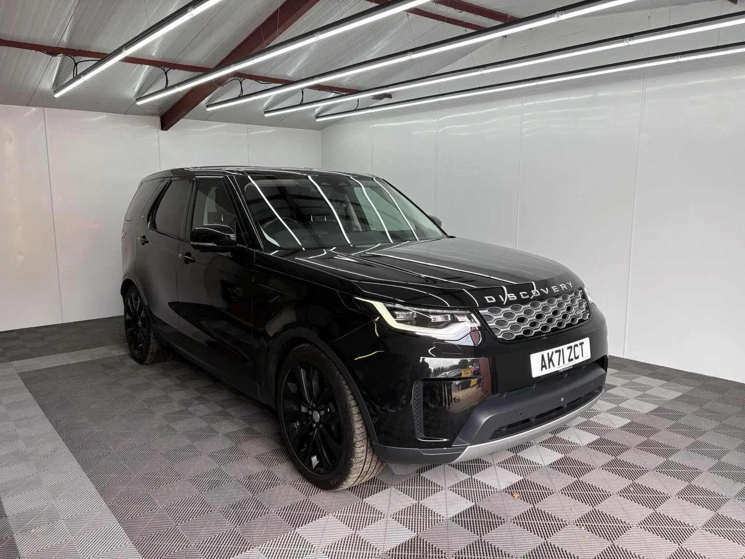 2022 Land Rover Discovery 3.0 D300 MHEV SE Auto 4WD Euro 6 (s/s) 5dr