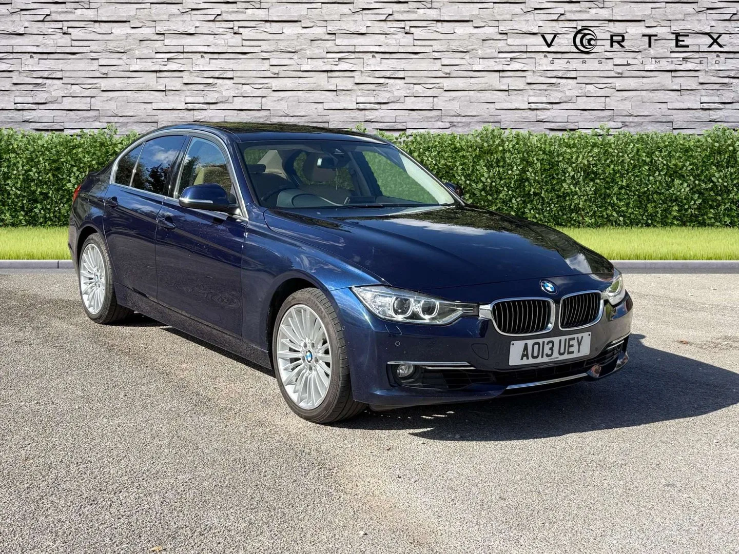 2013 BMW 3 Series 2.0 320i xDrive Luxury Auto 4WD 4dr