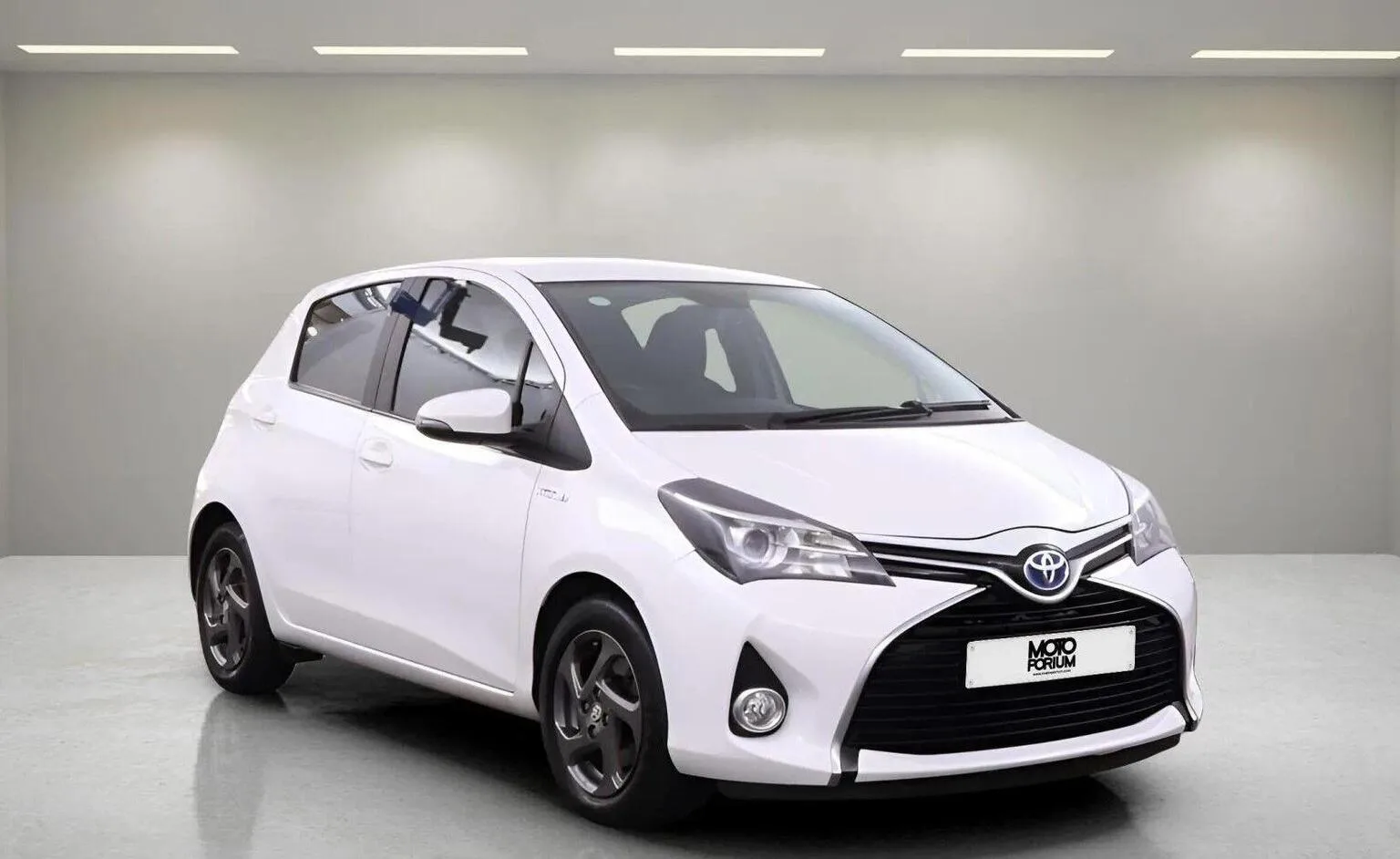 2015 Toyota Yaris 1.5 VVT-h Icon E-CVT Euro 6 5dr