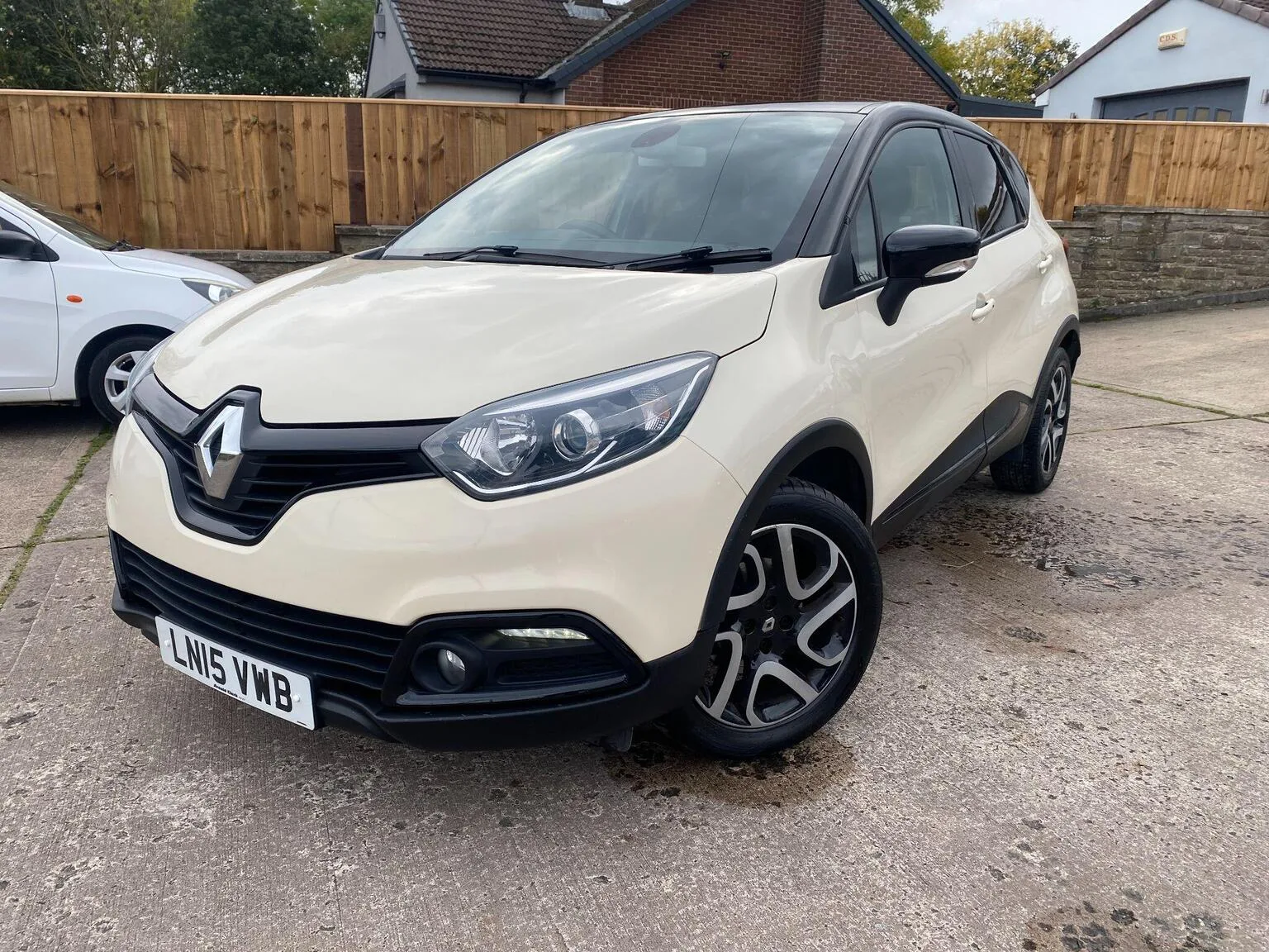 2015 Renault Captur 1.5 dCi ENERGY Dynamique S MediaNav Euro 5 (s/s) 5dr