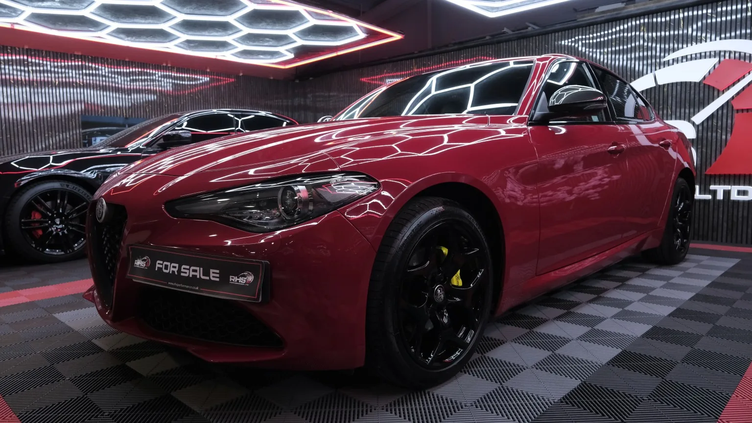 2019 Alfa Romeo Giulia 2.0 2.0 Turbo Petrol 200hp NERO EDIZIONE