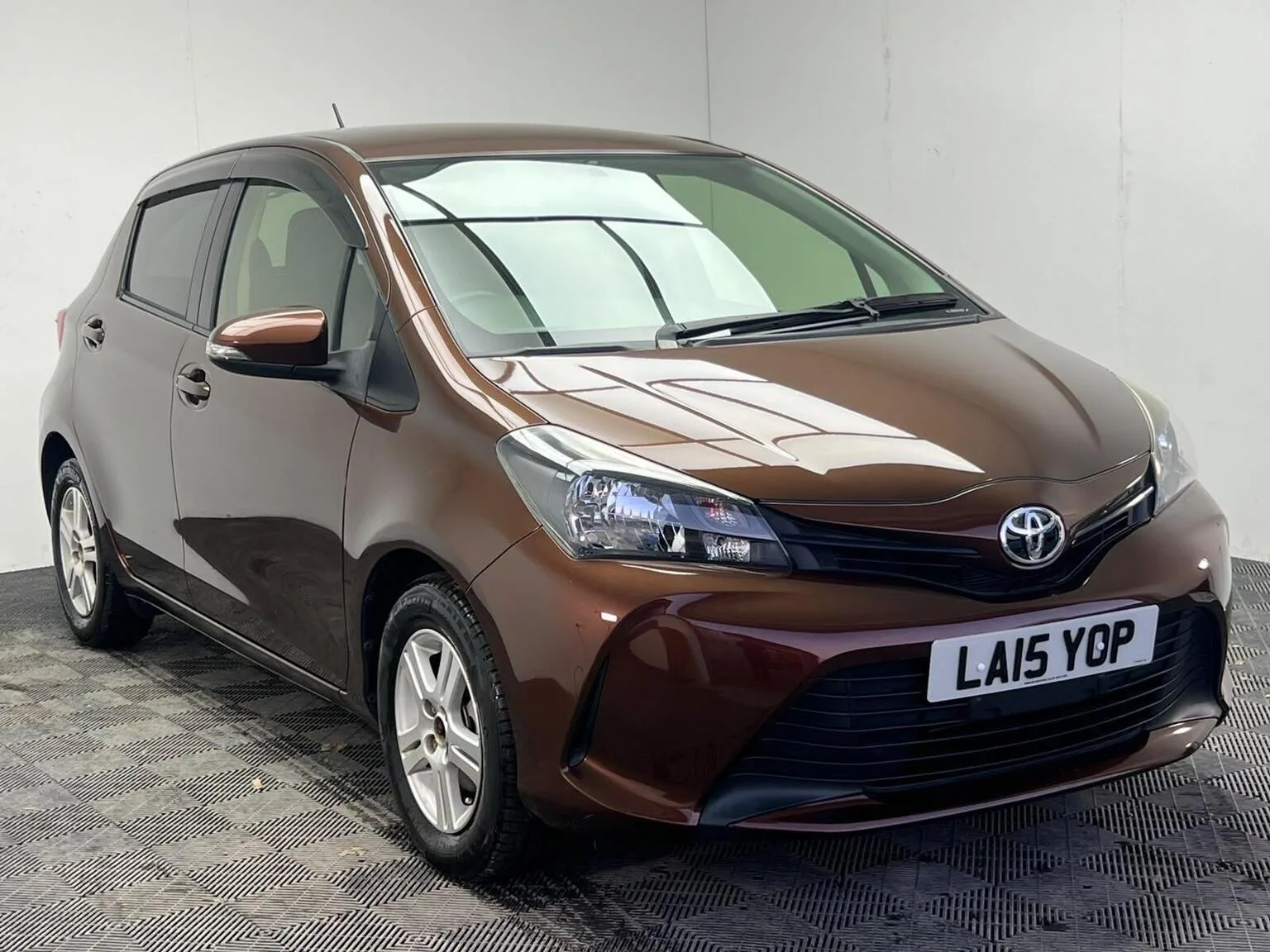 2015 Toyota Yaris 1.33 Dual VVT-i Icon Multidrive S Euro 5 5dr Euro 5
