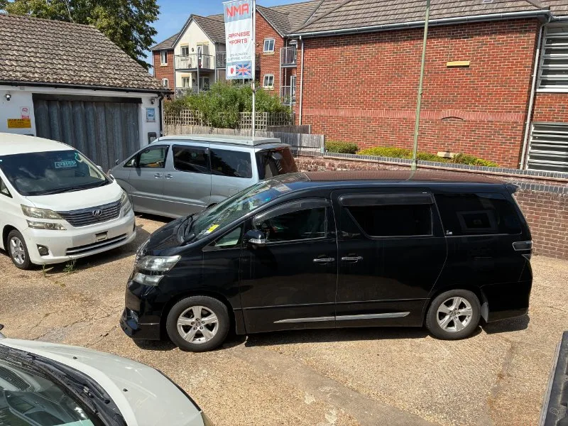 2011 Toyota Vellfire 2.4Z Platinum Selection 2, 7 Seater MPV low miles, Air conditioning ULEZ Compliant, APPLE CARPLAY UK SAT NAV Stereo upg
