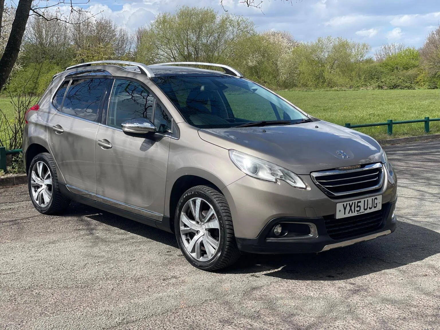 2015 Peugeot 2008 1.6 e-HDi Feline Euro 5 (s/s) 5dr (Mistral)