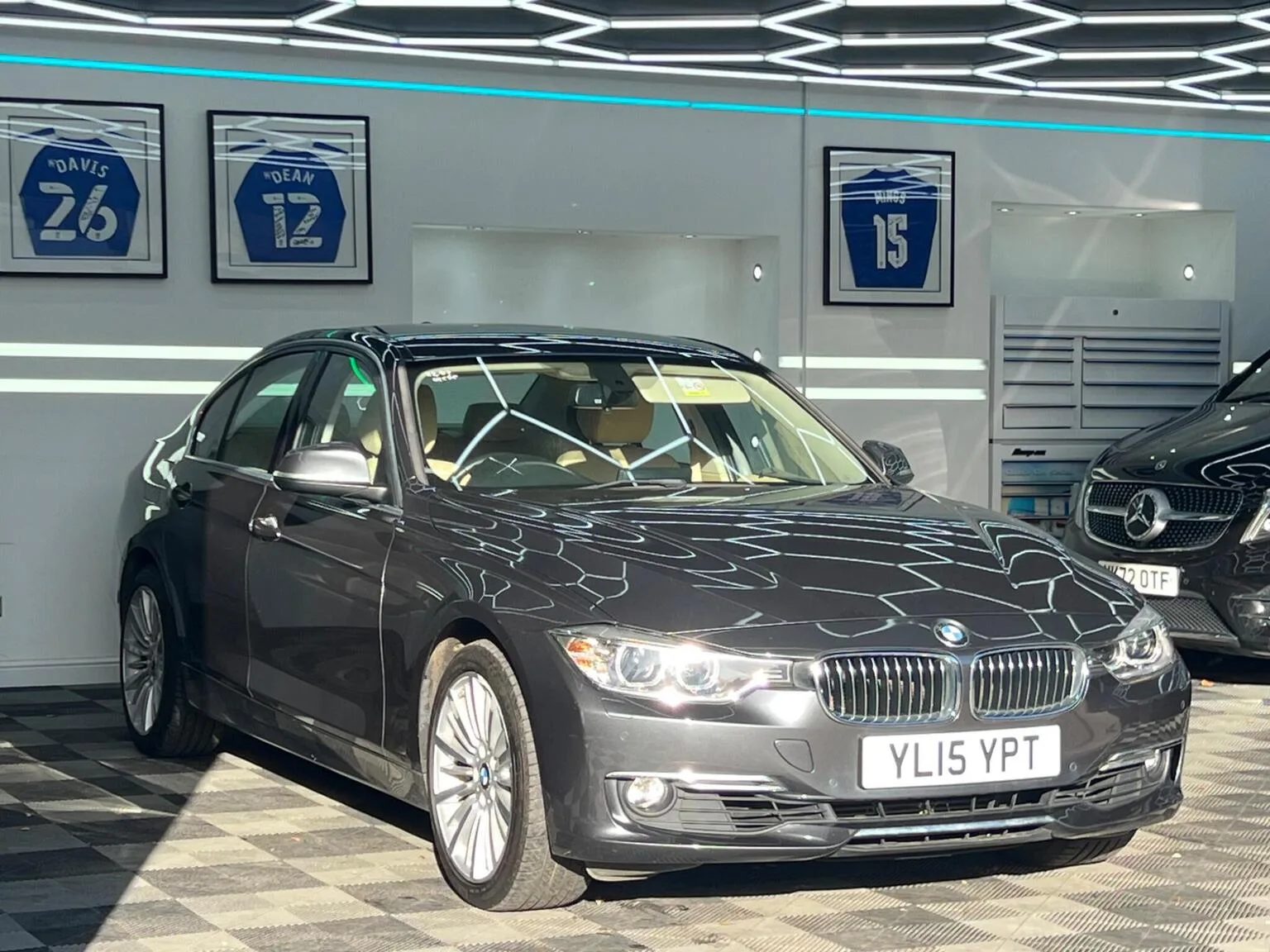 2015 BMW 3 Series 2.0 320i Luxury Auto xDrive Euro 6 (s/s) 4dr